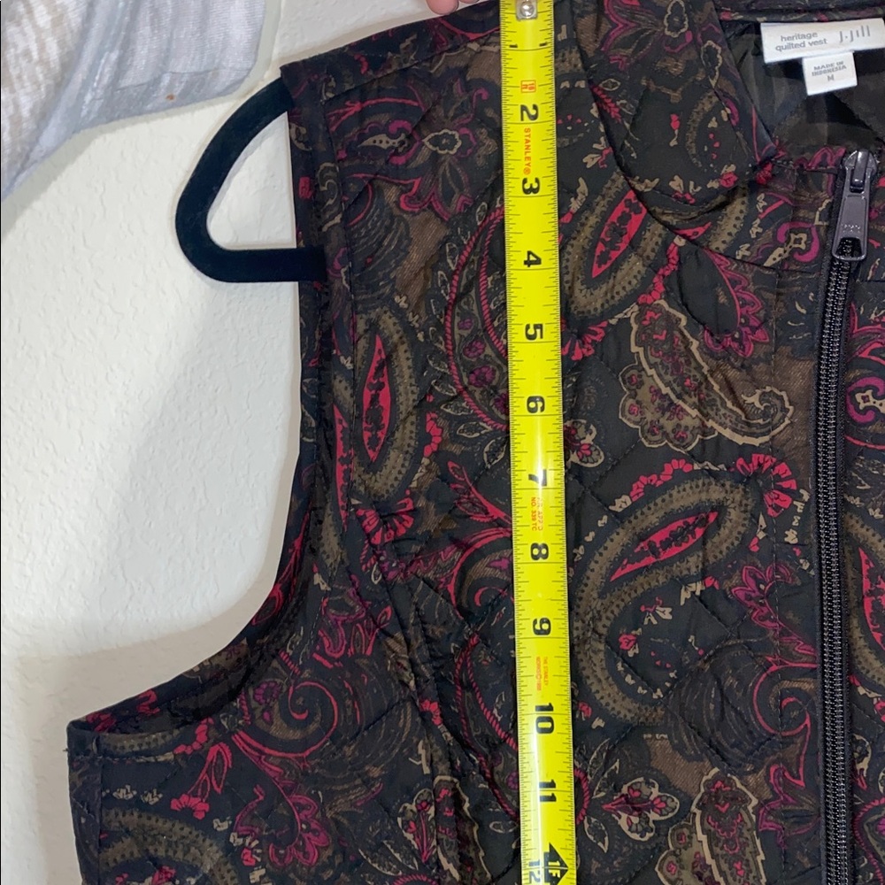 🎈Adorable J.Jill Heritage Quilted Patterned Paisley Vest! - Picture 4 of 11